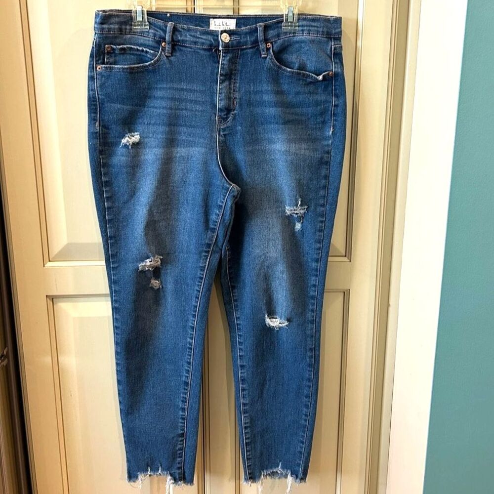 Nicole Miller Distressed Blue Jeans - Size 12